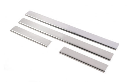 Накладки на пороги Toyota Corolla