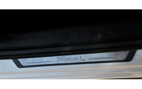 Накладки на пороги Fiat 500L