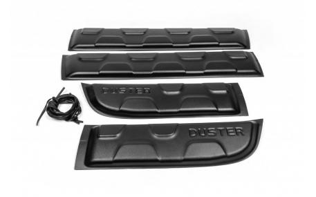 Молдинги дверей Renault Duster