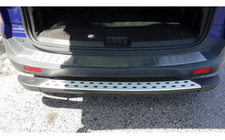 Накладка на задний бампер Ford Courier