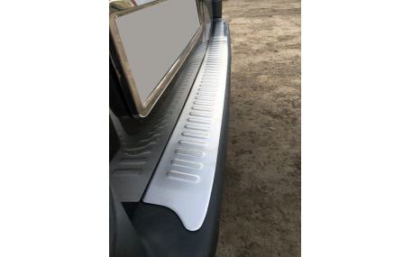 Накладка на задний бампер Opel Vivaro