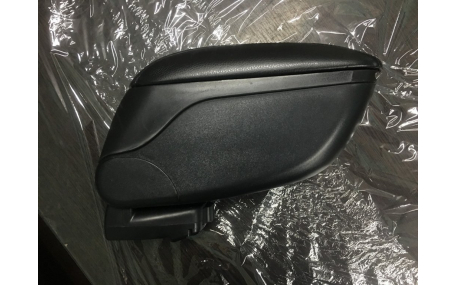 Подлокотник Renault Dokker