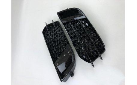 Решетки бампера Audi A1 2010-2014