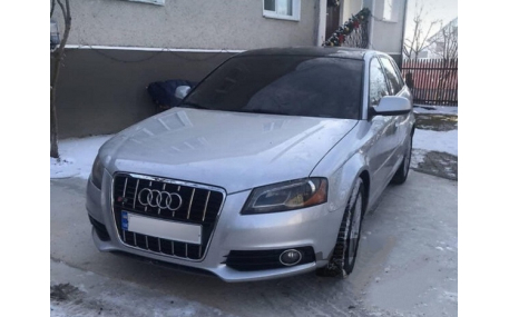 Решетка радиатора Audi A3 8P 2008-2012
