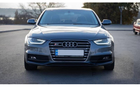 Решетка радиатора Audi A4 B8 2012-2015