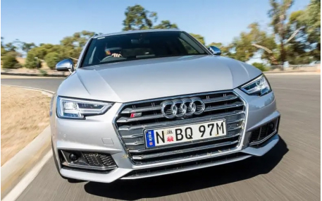 Решетка радиатора Audi A4 B9 2016-2019