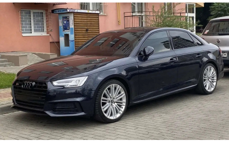 Решетка радиатора Audi A4 B9 2016-2019