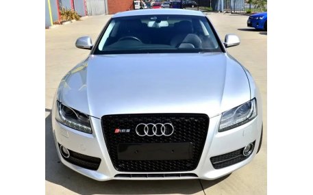 Решетка радиатора AUDI A5 2007-2011