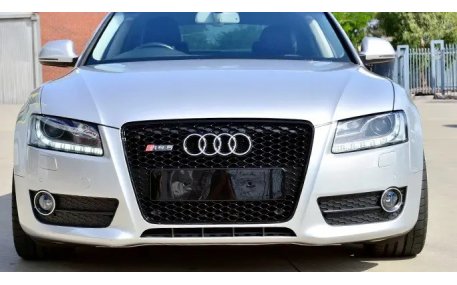 Решетка радиатора AUDI A5 2007-2011