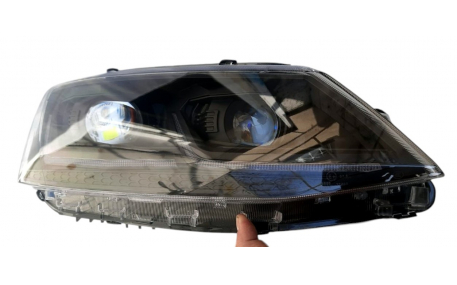 Фары передние Volkswagen Jetta