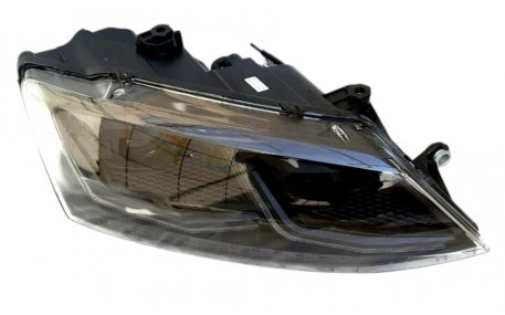 Фары передние Volkswagen Jetta