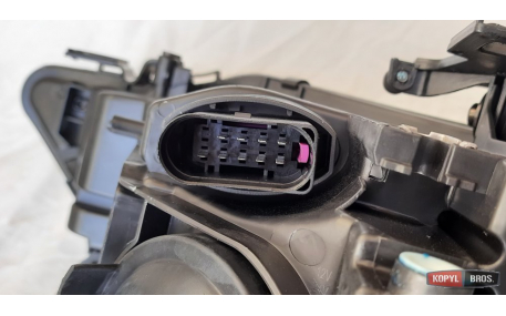 Фары передние AUDI A4 B8 2012-2015