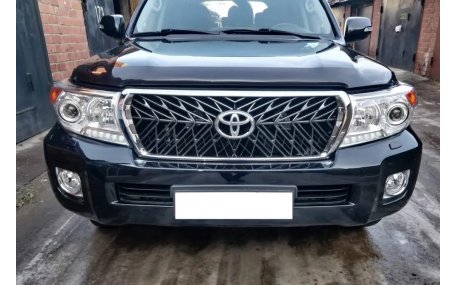 Решетка радиатора Toyota Land Cruiser 200