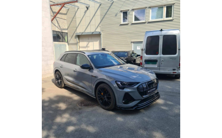 Накладка передняя Audi E-Tron