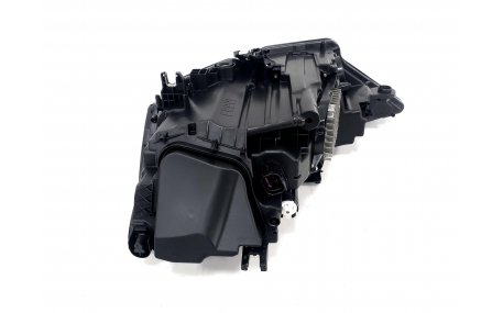 Фары передние Audi A6 C8