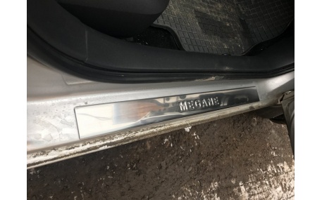 Накладки на пороги Renault Megane