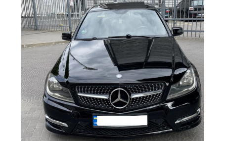 Решетка радиатора Mercedes C-class W204