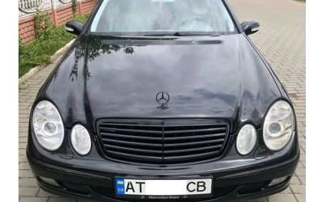 Решетка радиатора Mercedes E-class W211 2002-2006