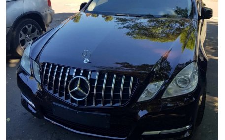 Решетка радиатора Mercedes E-class W212 2009-2013
