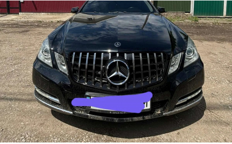Решетка радиатора Mercedes E-class W212 2009-2013