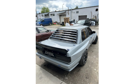 Накладка на заднее стекло BMW 3 (E30)