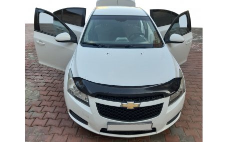 Дефлектор капота Chevrolet Cruze 