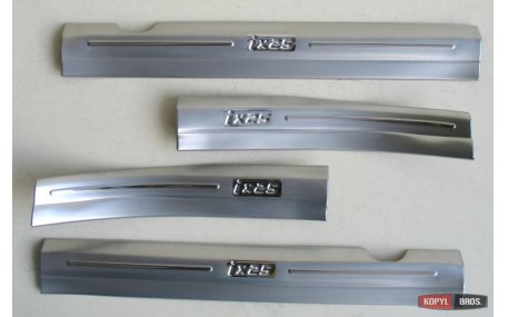 Накладки на пороги Hyundai Creta