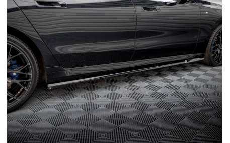 Накладки на пороги BMW 7 (G70)