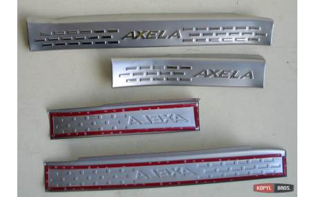 Накладки на пороги Mazda 3