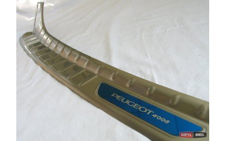 Накладка на задний бампер Peugeot 3008