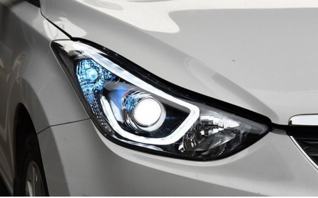 Фары передние HYUNDAI Elantra MD