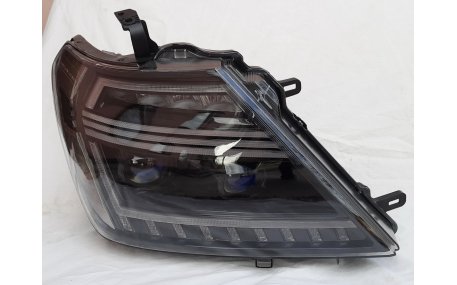 Фары передние Nissan Patrol Y62