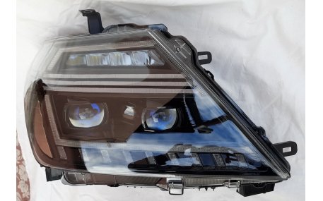 Фары передние Nissan Patrol Y62