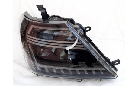 Фары передние Nissan Patrol Y62