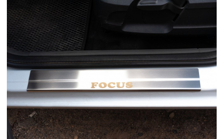 Накладки на пороги Ford Focus MK2