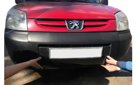 Зимняя накладка на решетку Peugeot Partner