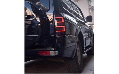 Фонари задние Mitsubishi Pajero Wagon 3