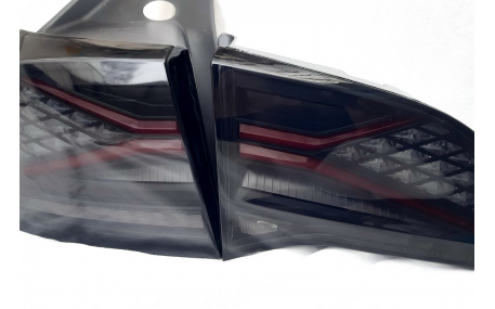 Фонари задние Tesla Model 3