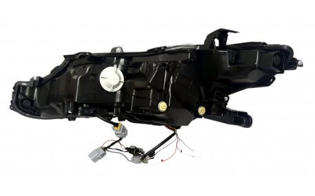 Фары передние Toyota Camry V70 USA