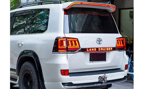 Фонари задние Toyota Land Cruiser 200