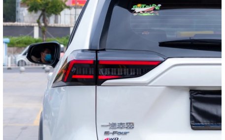 Фонари задние Toyota RAV4