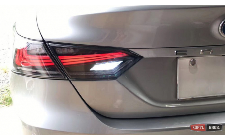 Фонари задние Toyota Camry V70