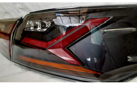 Фонари задние Toyota Camry V70