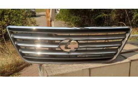 Решетка радиатора Lexus GX470