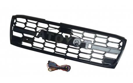 Решетка радиатора Toyota Land Cruiser 100 2003-2007