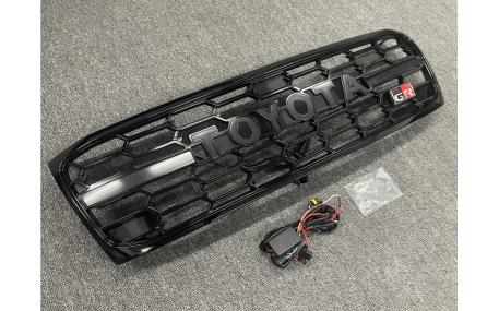 Решетка радиатора Toyota Land Cruiser 100 2003-2007