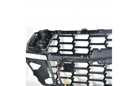 Решетка радиатора Toyota Land Cruiser 200