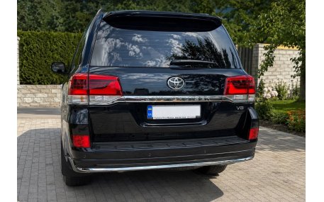 Накладка задняя Toyota Land Cruiser 200