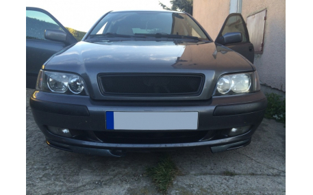 Решетка радиатора Volvo S40