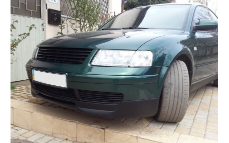 Накладка передняя Volkswagen Passat B5